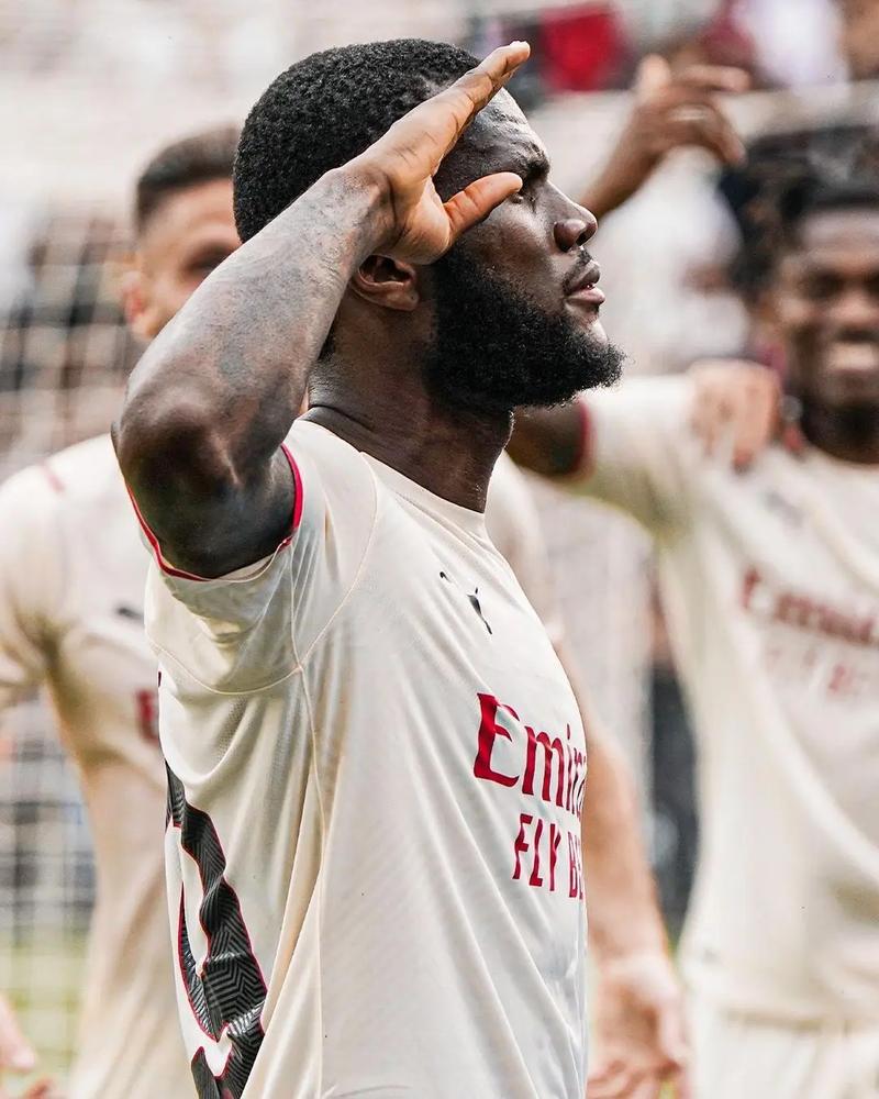 诺丁汉森林3-0马尔默，耶茨、卡利穆恩多、米伦科维奇建功（诺丁汉森林三球零封马尔默：耶茨、卡利穆恩多、米伦科维奇相继进球）