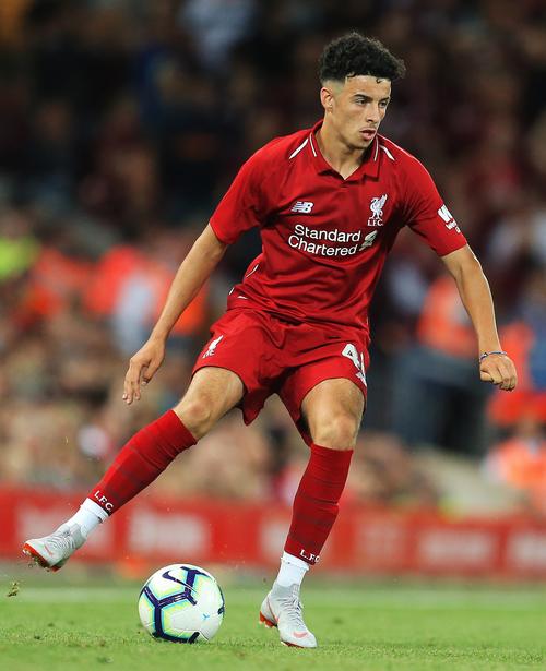 这脚传球是不是开挂？（这一脚传球逆天了吧？）