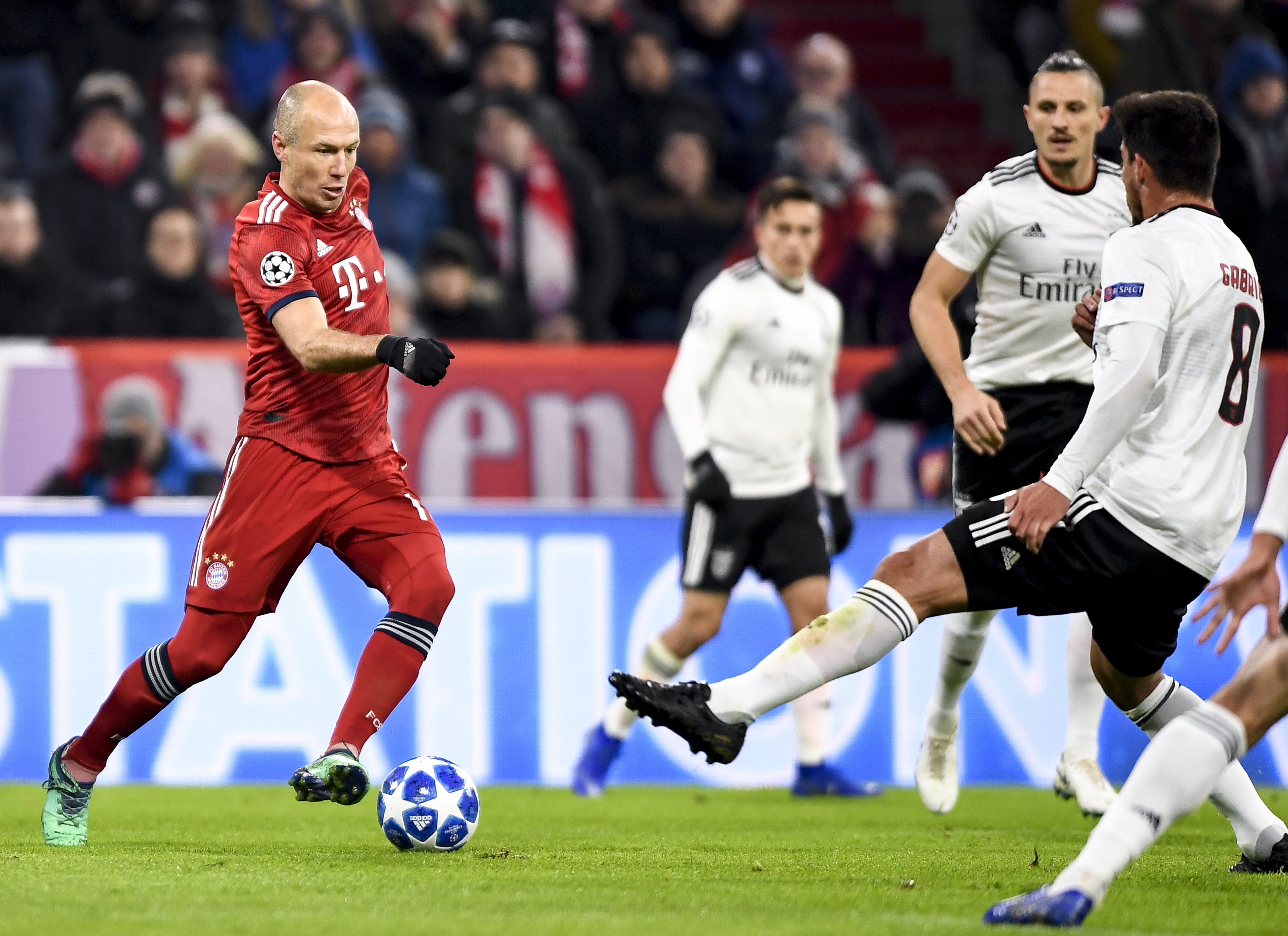 记者：王子铭、王刚很可能加盟其他球队，恩加古加没等到续约合同（记者称王子铭、王刚或将转会他队，恩加古加未获续约）