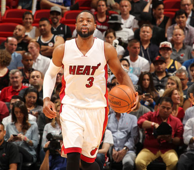 湖人官方发布：世界体操冠军能学会湖人啦啦队的舞蹈动作吗？（湖人官宣：体操世界冠军能否学会湖人啦啦队的舞步？）