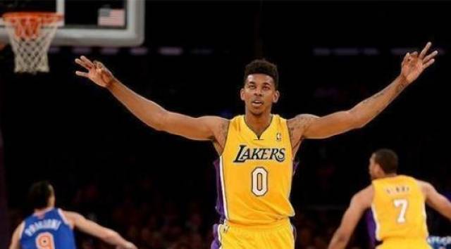 官方：中国香港代表队归化26岁原以色列籍中场巴拉克（中国香港代表队官宣：26岁前以色列籍中场巴拉克完成归化）