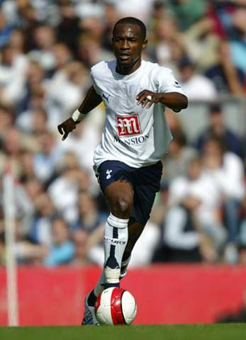 勇士外线三分连续暴走（勇士外线火力爆棚，三分狂飙不止）